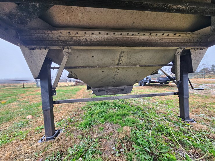 2017-timpte-hopper-bottom-image-22