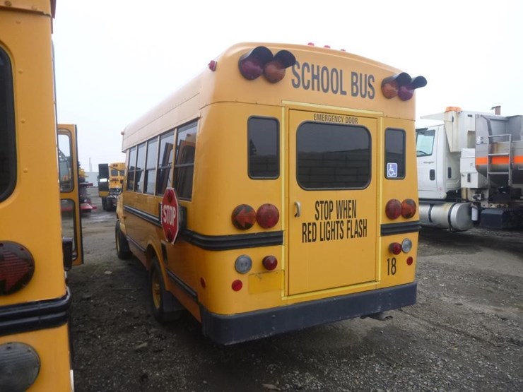 1995-ford-e350-image-4