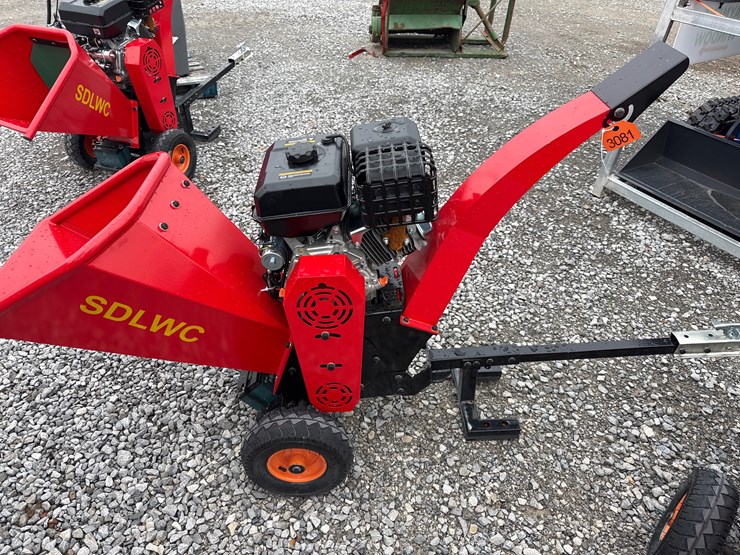 #3081-•-iranch-sdlwc-wood-chipper-image-1