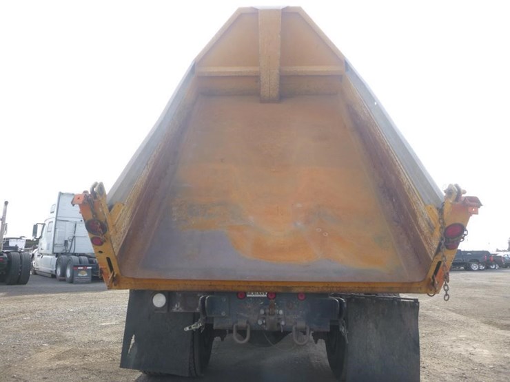 freightliner-fl70-image-8