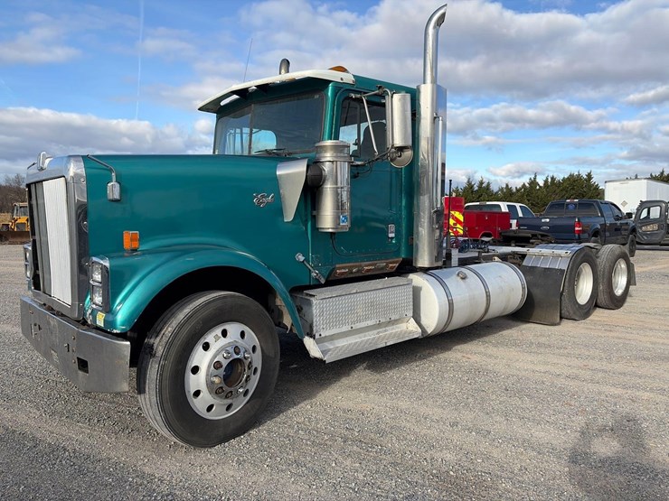 1999-eagle-road-tractor-image-1