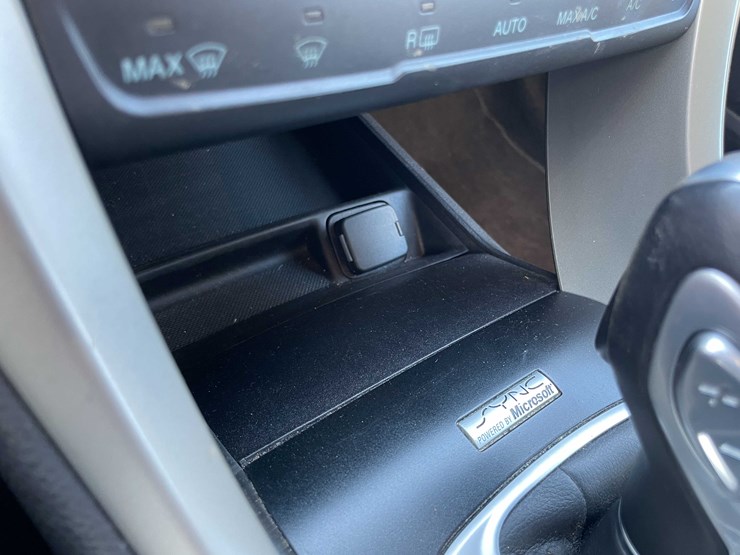 #1388-•-2015-ford-fusion-(has-wi-title)-(of)-image-105