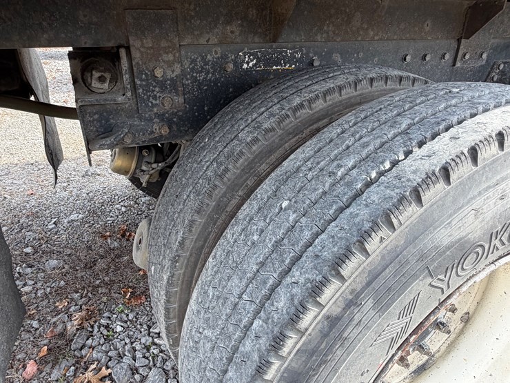 peterbilt-357-image-23