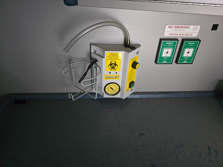 2010-ford-e450-image-55