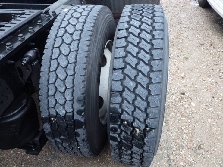 volvo-vnl780-image-9