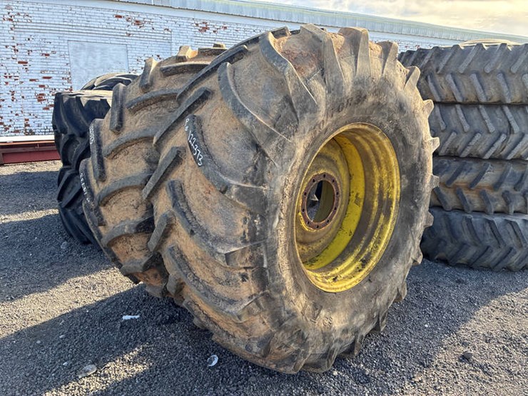 #122373-•-2---alliance-800/70r38-tires-on-jd-rims-image-1