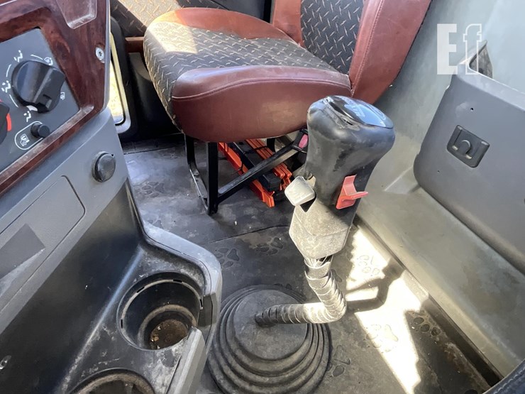 2013-mack-pinnacle-chu613-image-14