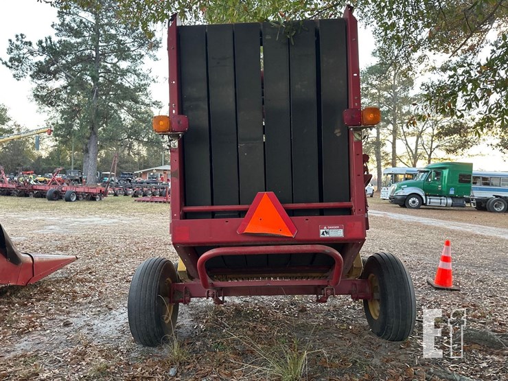 new-holland-648-image-4