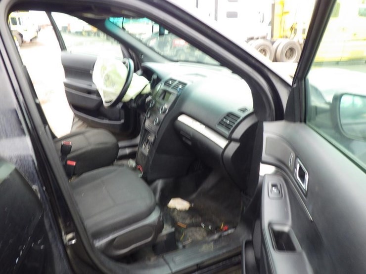 2019-ford-explorer-image-6