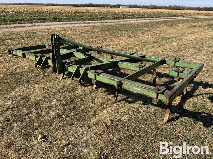 john-deere-3-pt.-chisel-image-1