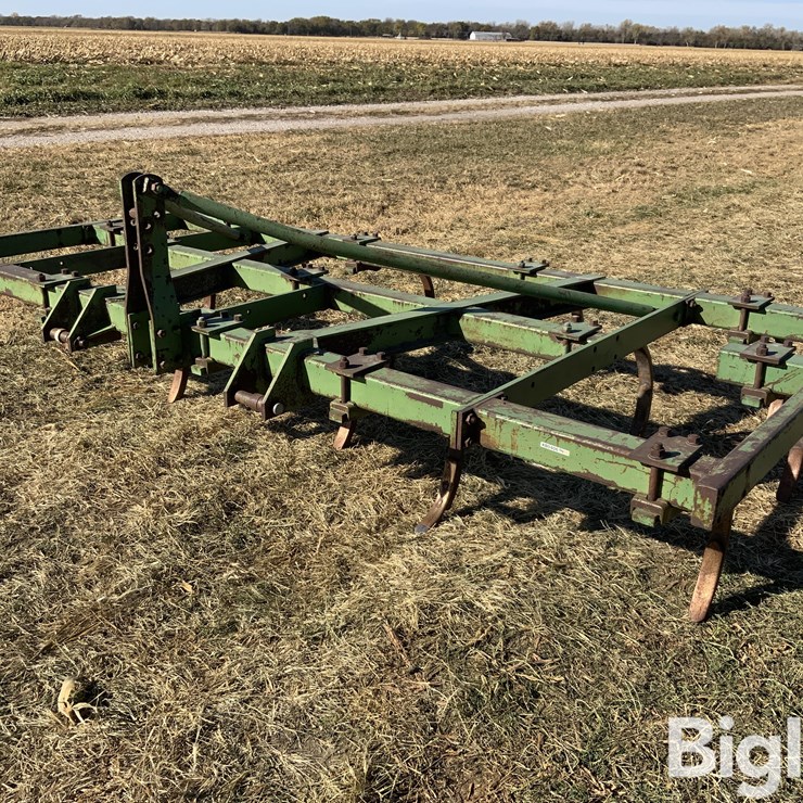 John Deere 3 Pt. Chisel