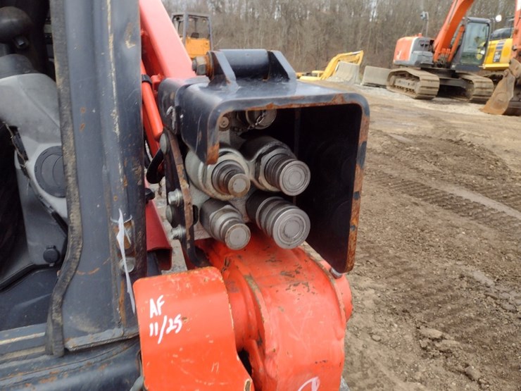 kubota-svl97-2-image-15