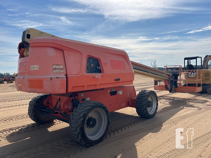 2018-jlg-600s-image-4