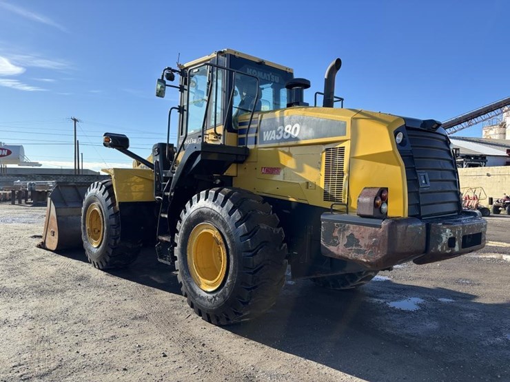 2014-komatsu-wa380-7-image-4