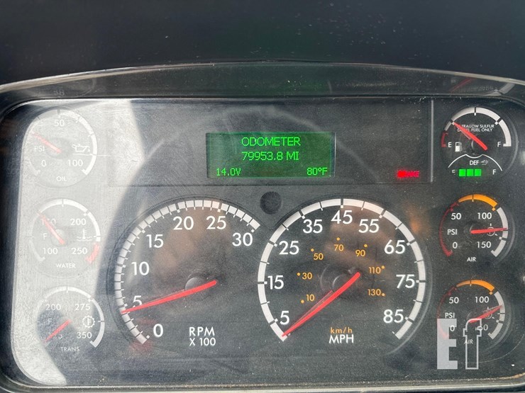 freightliner-business-class-m2-106-image-16