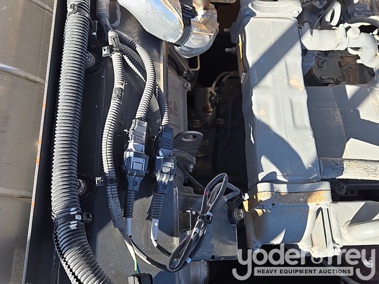 2021-case-cx210-lc-image-144