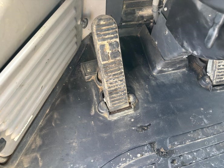 2014-komatsu-wa380-7-image-47