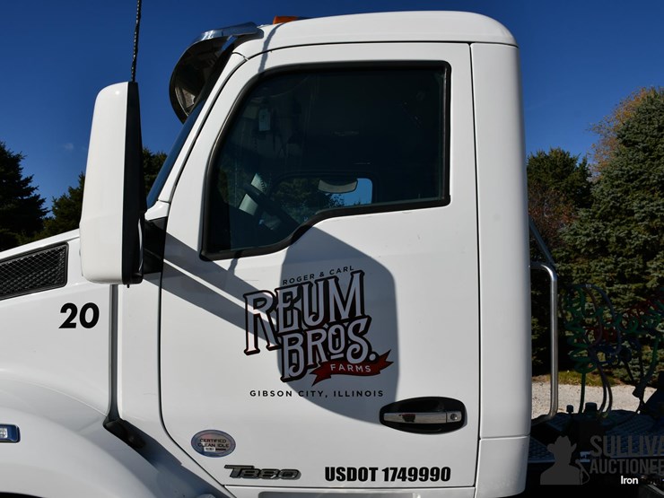 2020-kenworth-t880-image-13