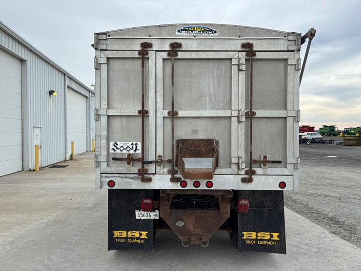 case-ih-7400-image-7