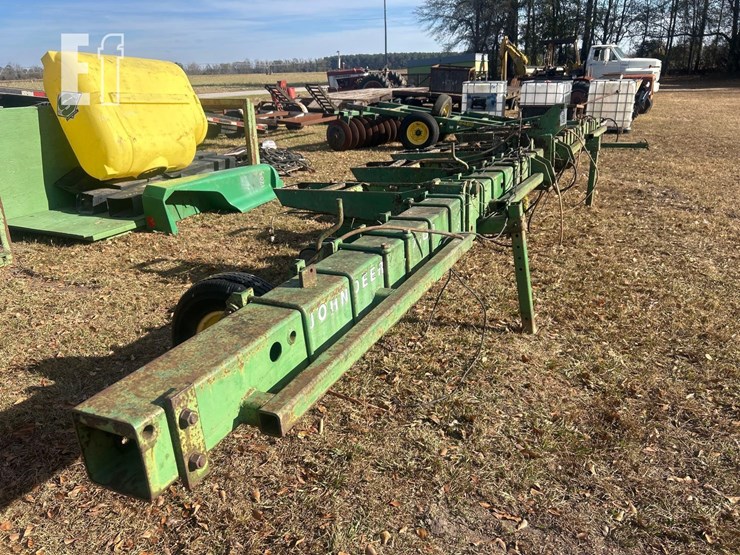 john-deere-7100-image-2
