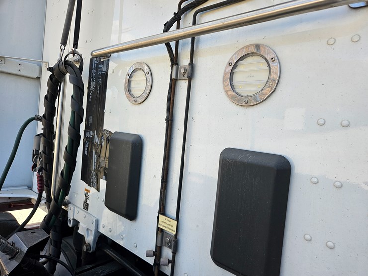 2021-kenworth-t680-image-85