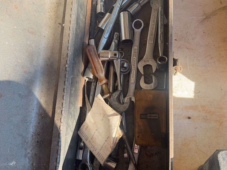 metal-toolbox-with-tools,-nut-drivers,-wrenches-mostly-standard,-and-misc.-image-3