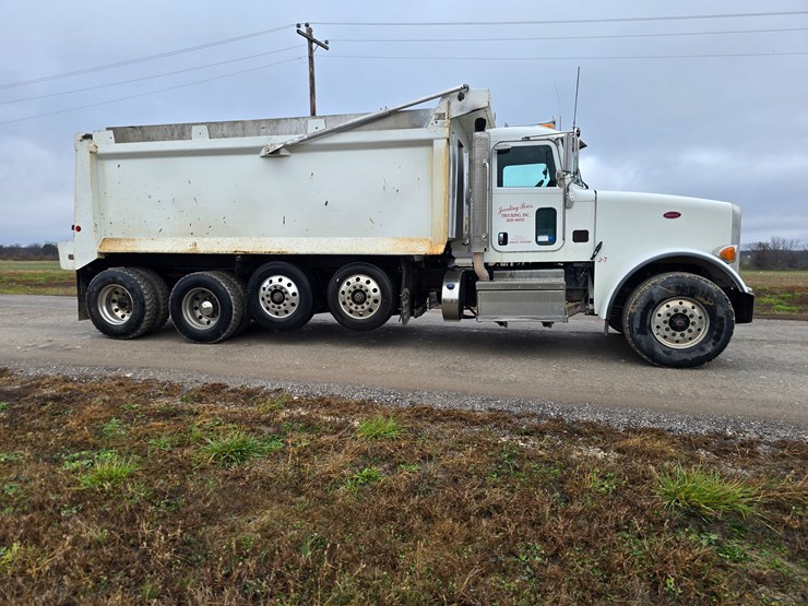 peterbilt-367-image-34