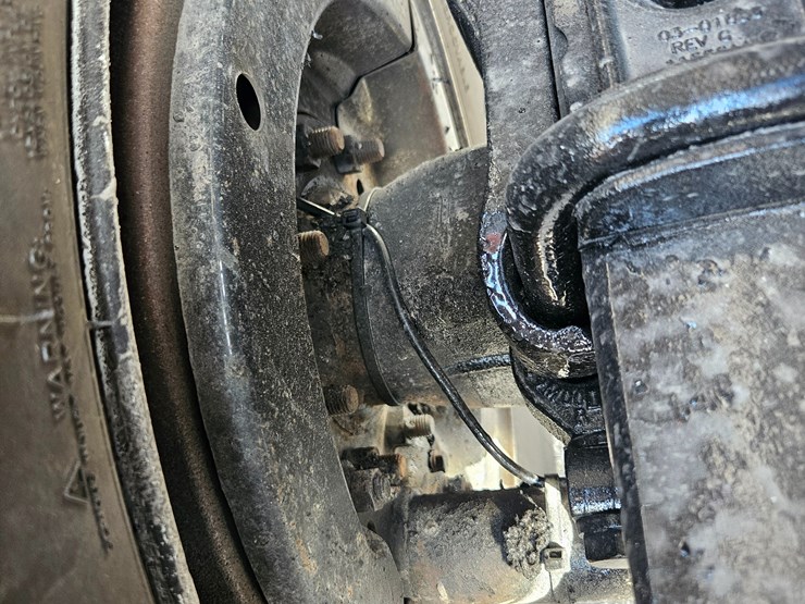 2009-peterbilt-365-image-97