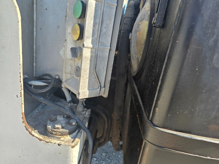 2007-mack-le613-image-104