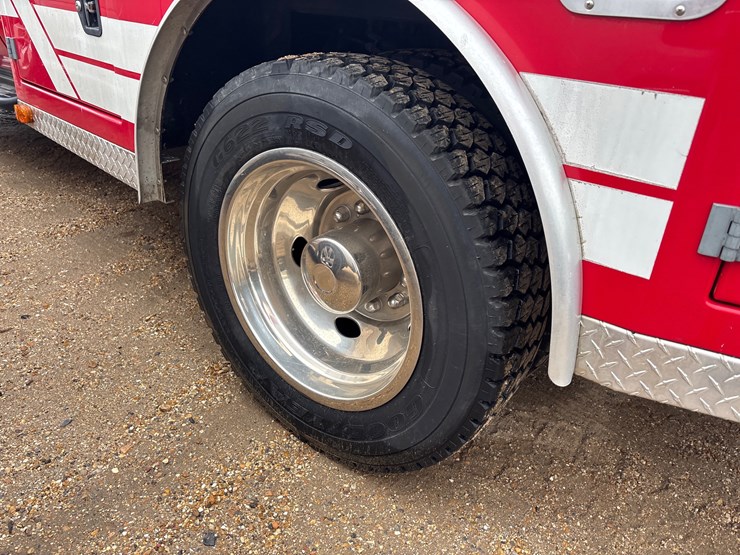 ford-f550-xl-image-5