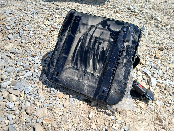 #20593-•-seat-image-8