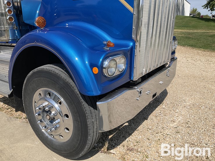 kenworth-w900-image-14