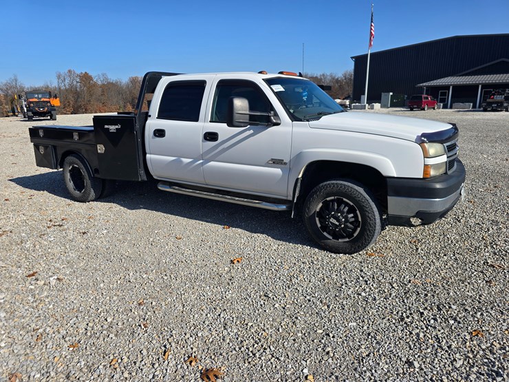 chevrolet-silverado-3500-image-36