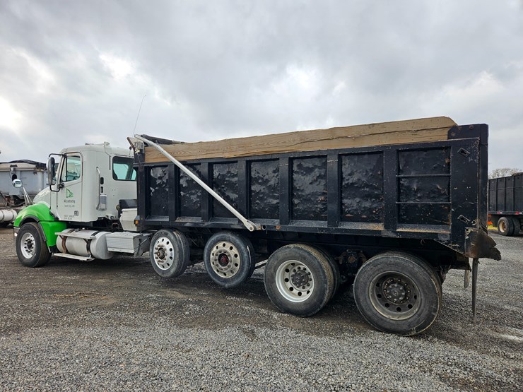 freightliner-columbia-120-image-12