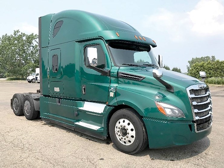2020-freightliner-cascadia-126-image-1