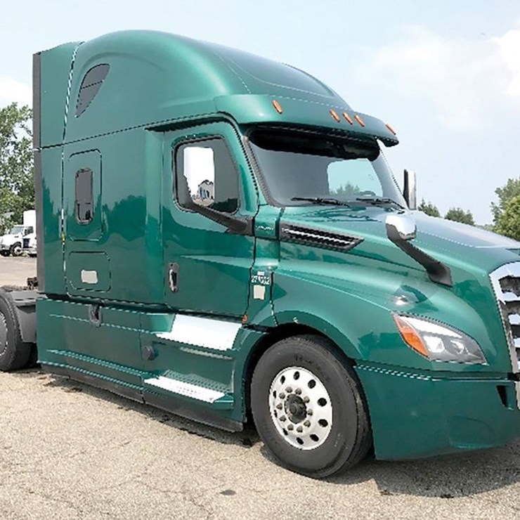 2020 FREIGHTLINER CASCADIA 126