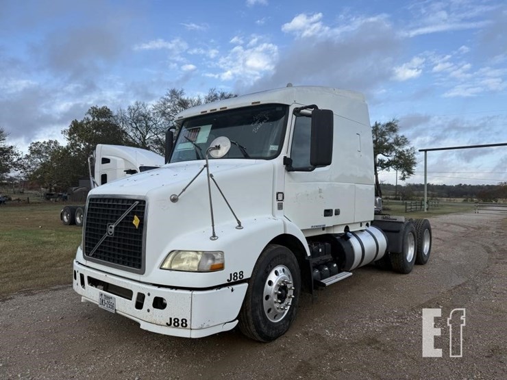 volvo-vnm64t630-image-1