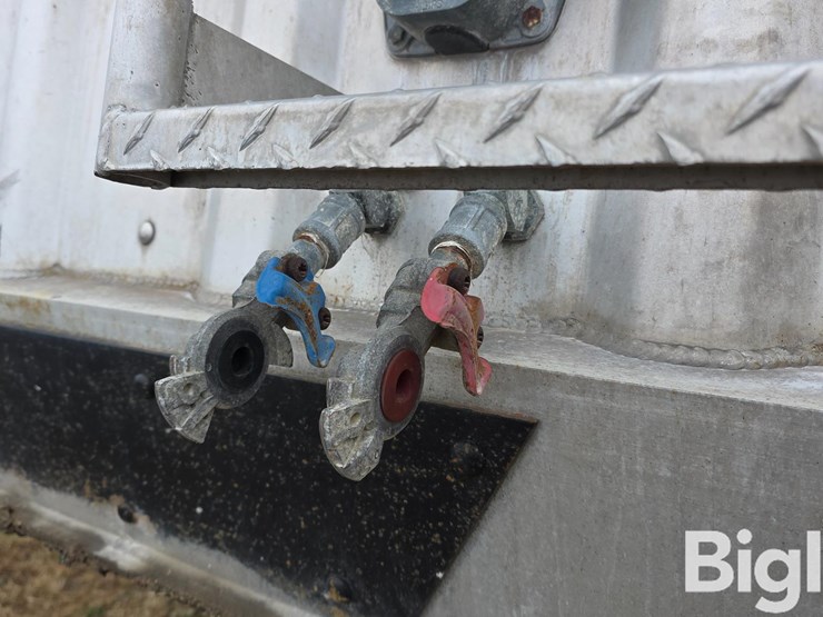 neville-trailer-image-11