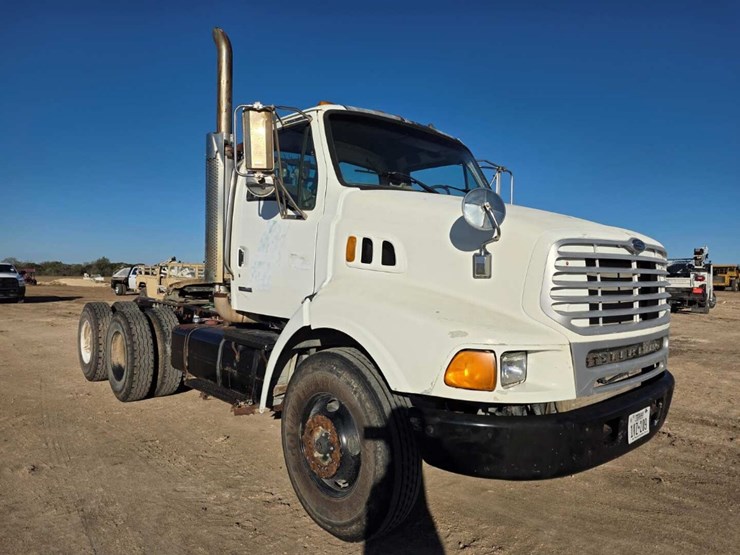 2003-sterling-lt9500-image-3