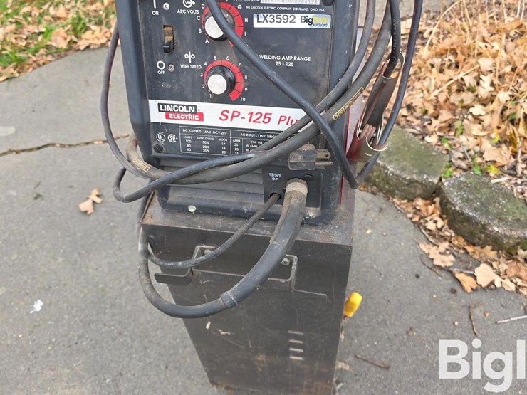 lincoln-sp-125-plus-wire-welder-image-9