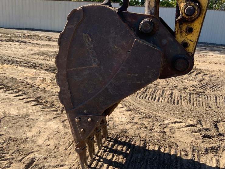 komatsu-pc220-lc-8-image-11