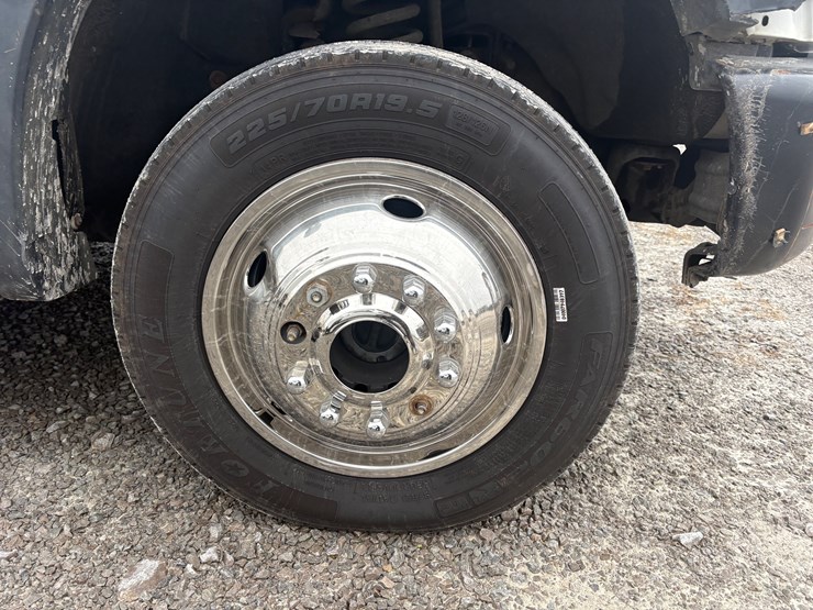 ford-f550-xl-image-8