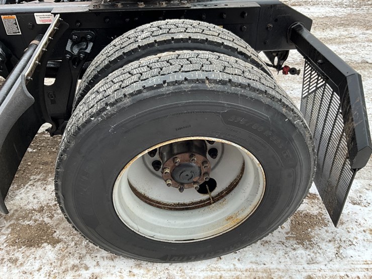 2019-kenworth-t680-image-7