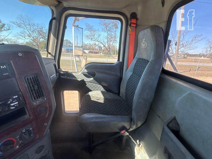 2015-mack-pinnacle-chu613-image-26