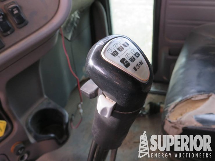 2016-peterbilt-389-image-14