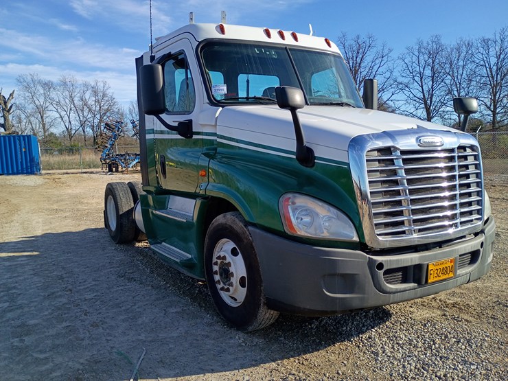 freightliner-cascadia-125-image-14