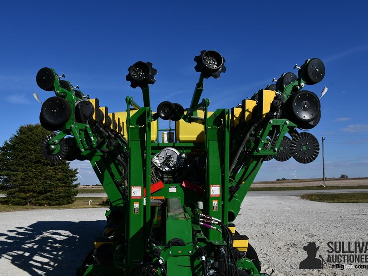 2023-john-deere-1795-image-11