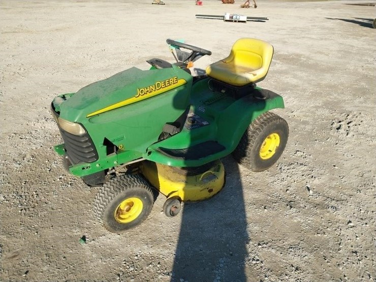 john-deere-lt150-image-1