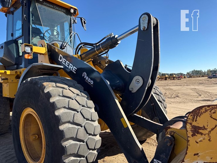 2022-deere-624-p-tier-image-18