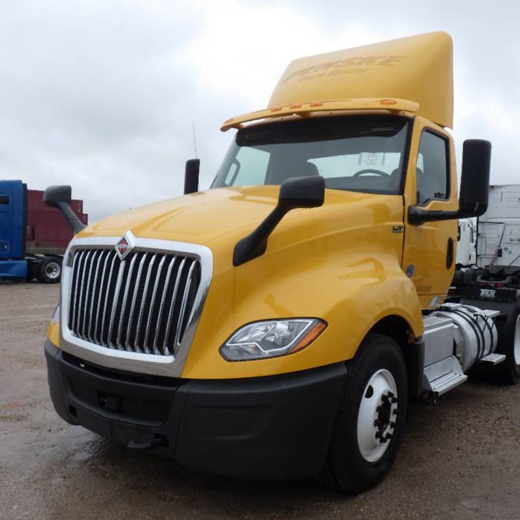 2019 INTERNATIONAL LT